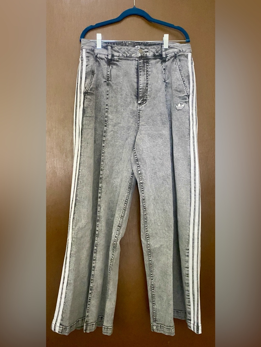 adidas Denim Pleats Wide Leg Pants
Washed Grey Jeans with White Side Stripe